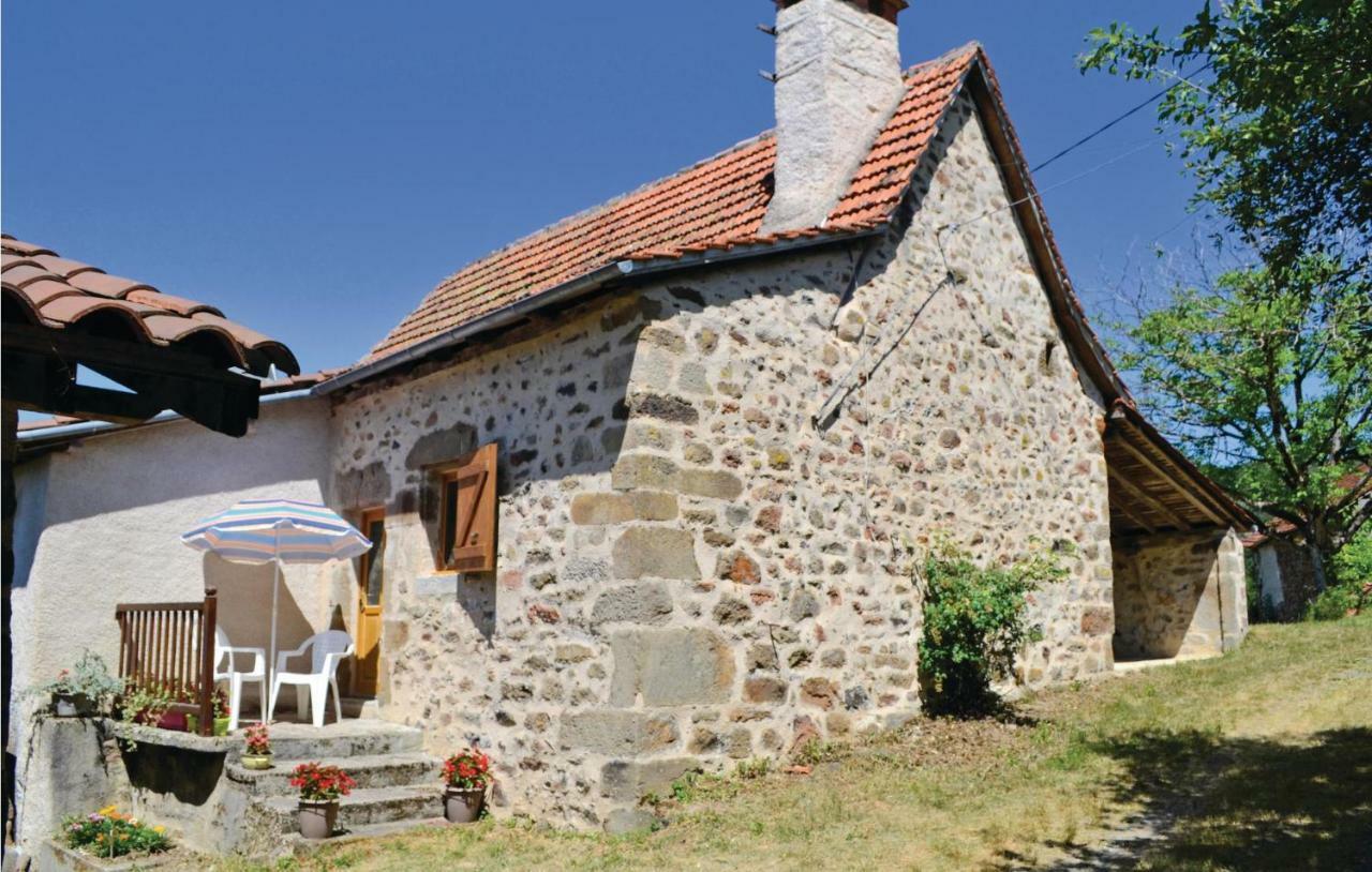 Holiday home Two-bedroom In St. Bressou